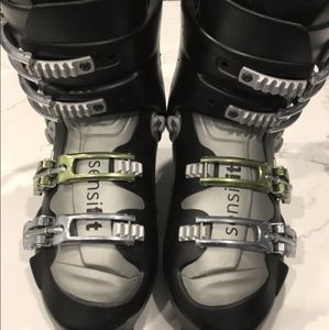Salomon ski boots
